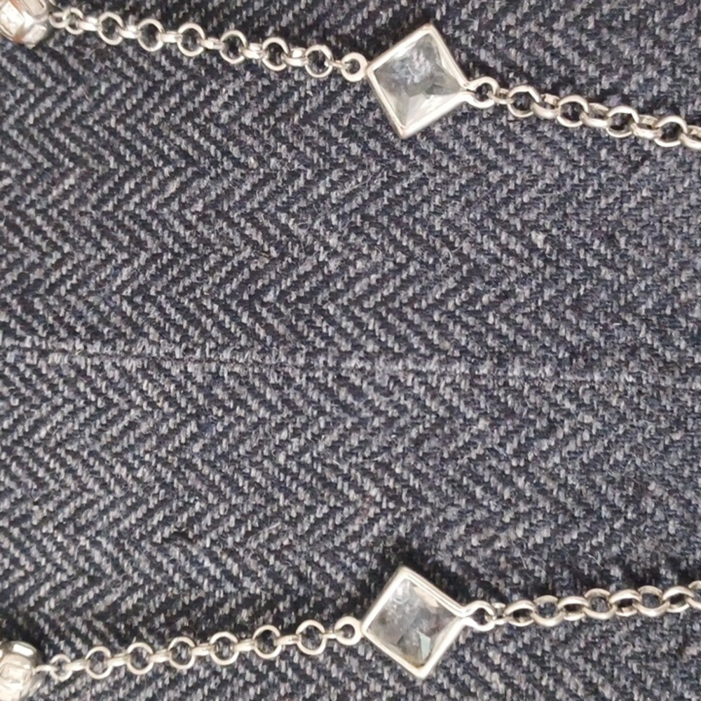 Cache Necklace - Picture 2 of 5